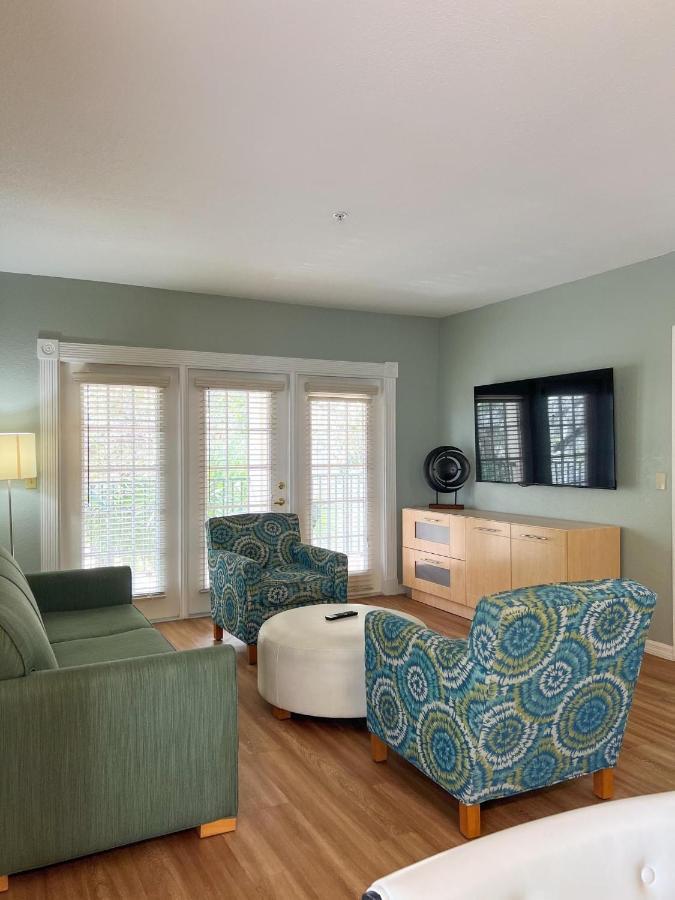 Deluxe One-Bedroom Suite,1393099604:JPEG